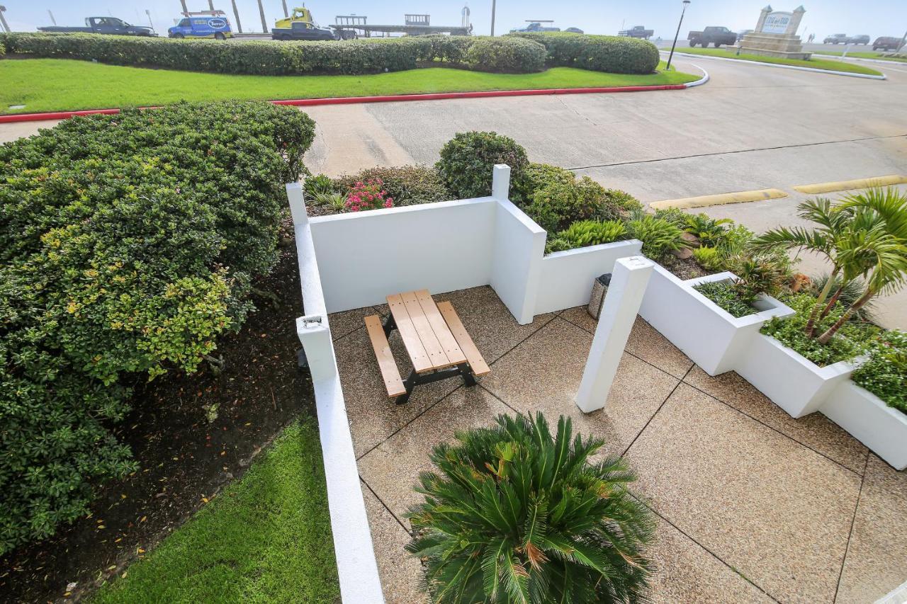 Casa Del Mar Galveston By Vtrips Apartment Exterior photo